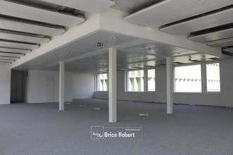 Office in Lyon for lease Interior Photo- Image 1 of 7