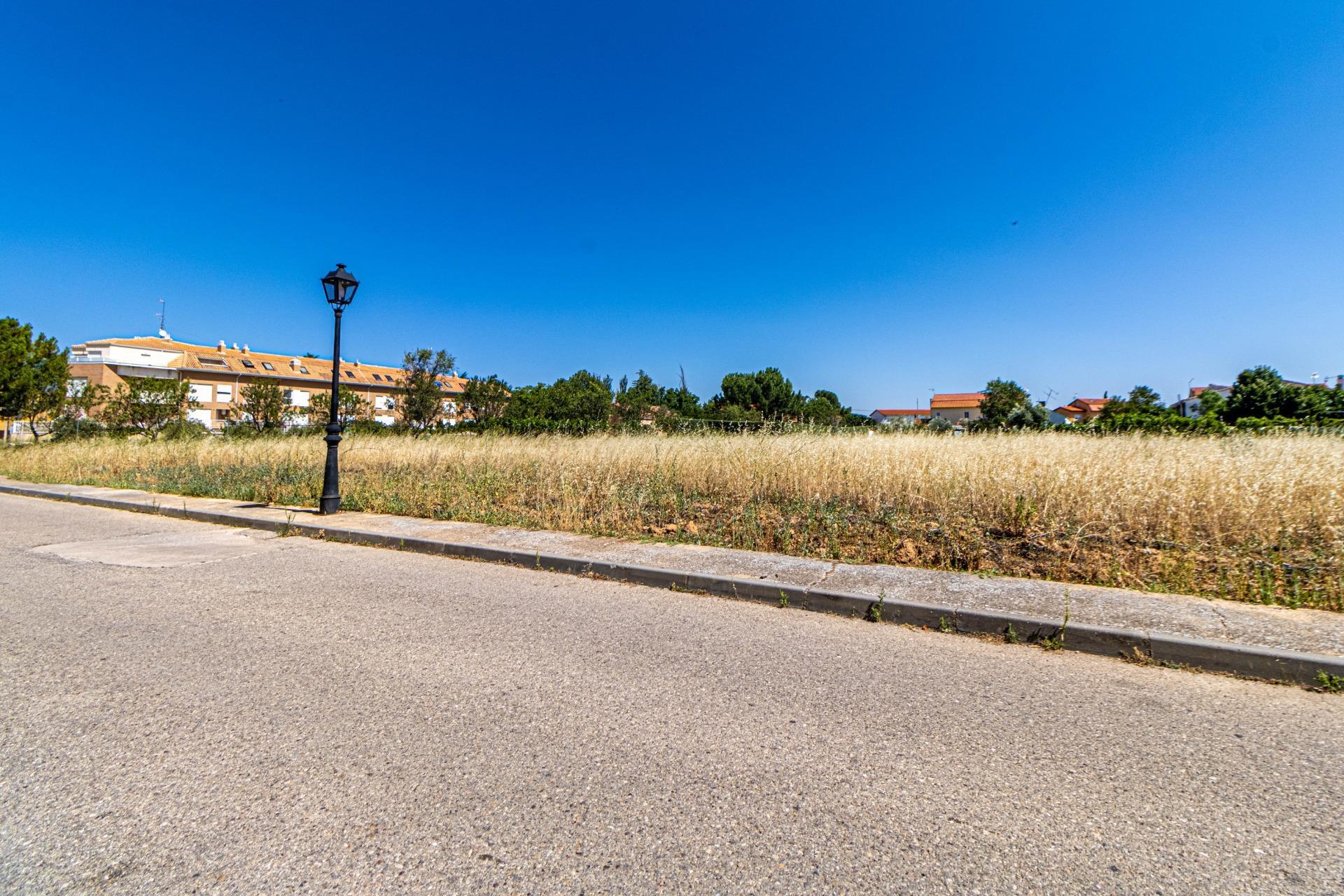 Land in Humanes, Guadalajara for sale Building Photo- Image 1 of 14