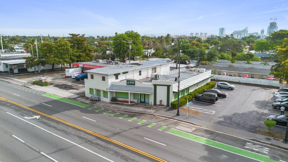 308 N Federal Hwy, Hallandale Beach, FL à vendre - Photo du bâtiment - Image 2 de 11