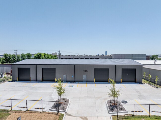 Plus de détails pour 116 NE 37th St, Oklahoma City, OK - Industriel à louer