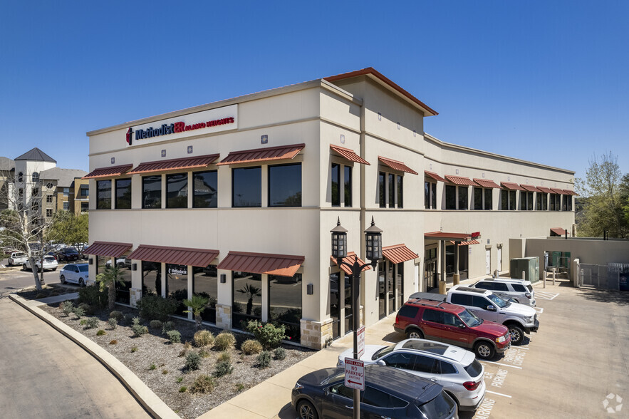 250 E Basse Rd, San Antonio, TX for lease - Building Photo - Image 1 of 94