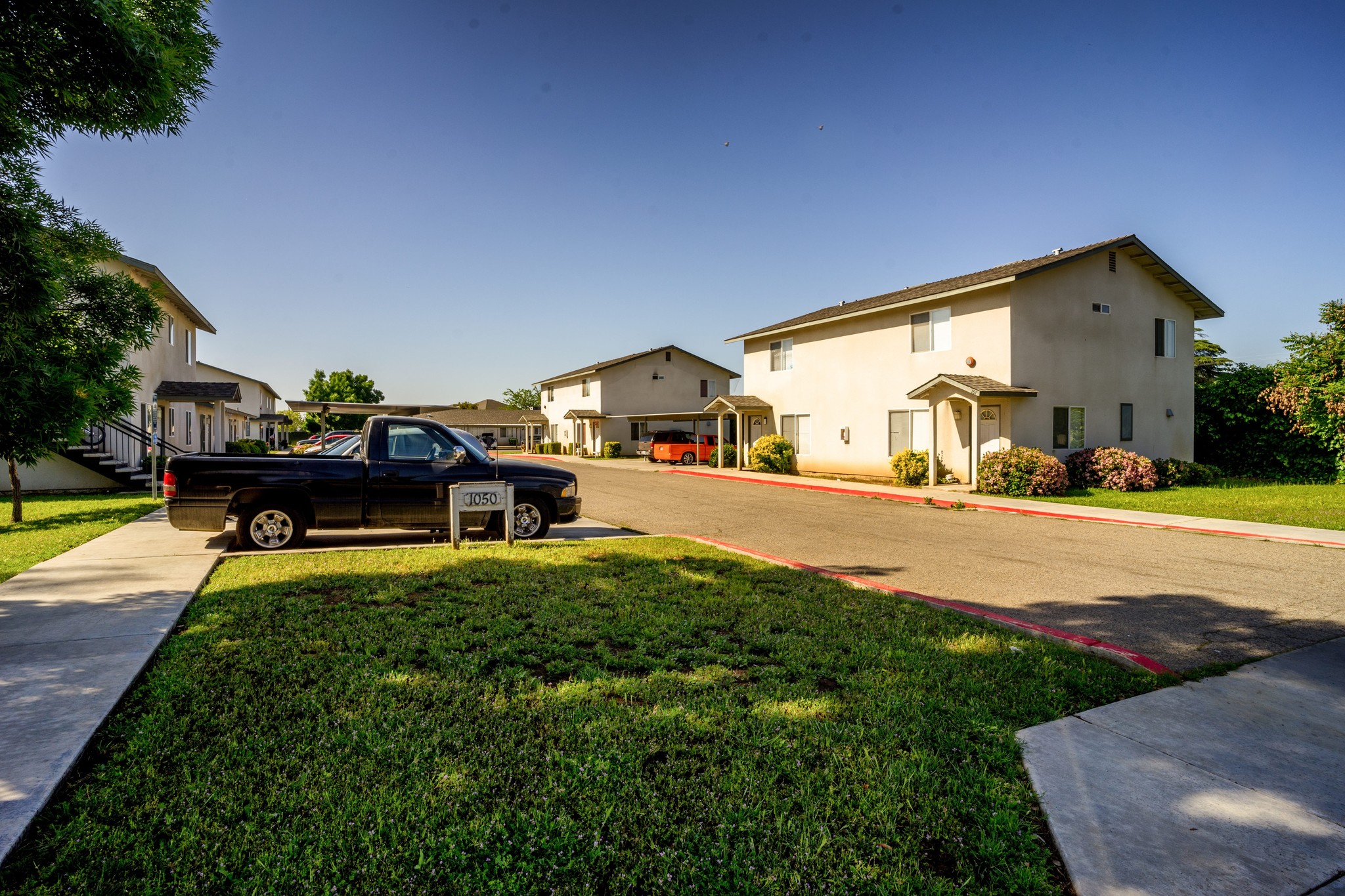 1050 E Kamm Ave, Dinuba, CA for sale Building Photo- Image 1 of 1