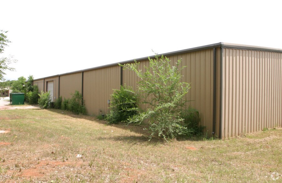 1600 SE 37th St, Oklahoma City, OK à louer - Photo du bâtiment - Image 2 de 3