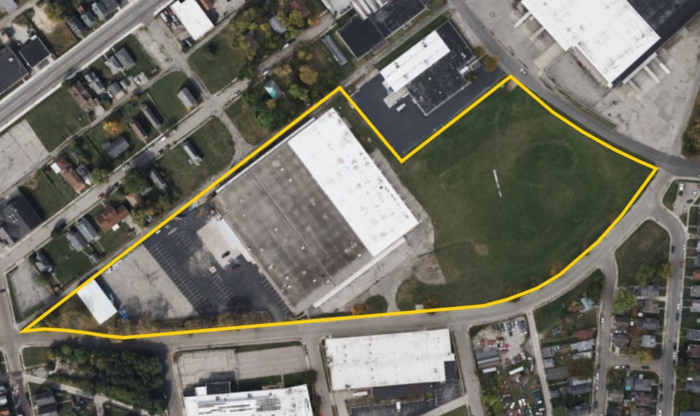 301-333 Gaddis Blvd, Dayton, OH for sale - Building Photo - Image 2 of 7