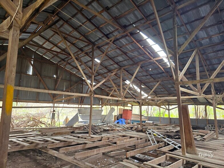 1020 N College St, Gonzales, TX à vendre - Photo du bâtiment - Image 2 de 7