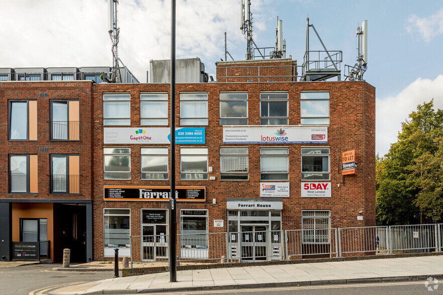 258 Field End Rd, Ruislip for lease - Building Photo - Image 2 of 2