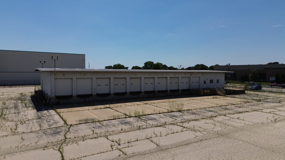 6650 N Industrial Rd, Milwaukee, WI à vendre - Photo du bâtiment - Image 3 de 6