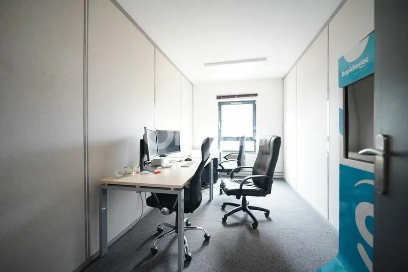 113 Rue Du 1 Mars 1943, Villeurbanne for lease - Interior Photo - Image 3 of 10