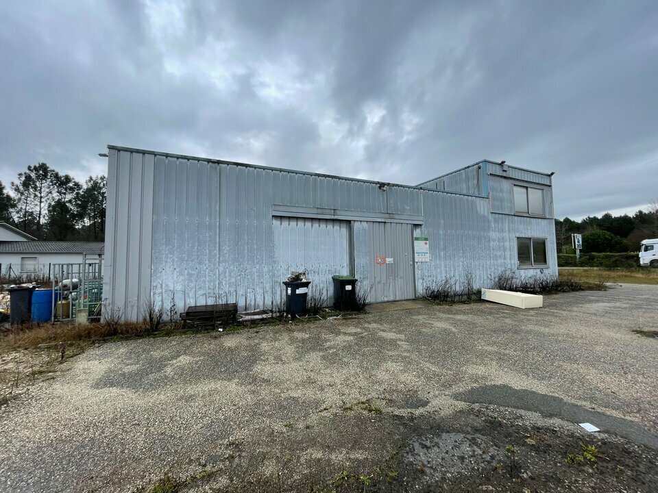 Industrial in Saint-Jean-d'Illac for lease Building Photo- Image 1 of 13