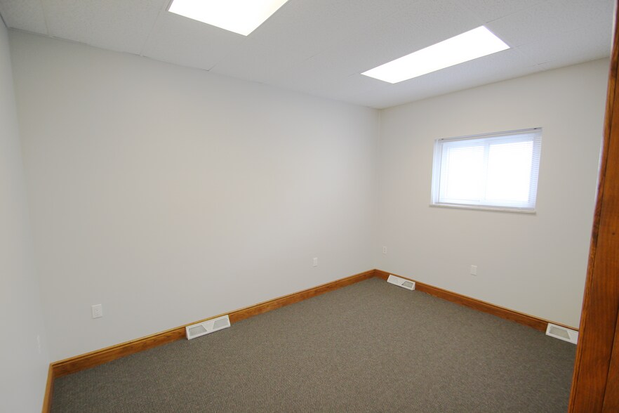 7423 Royalton Rd, North Royalton, OH à louer - Photo du bâtiment - Image 2 de 5