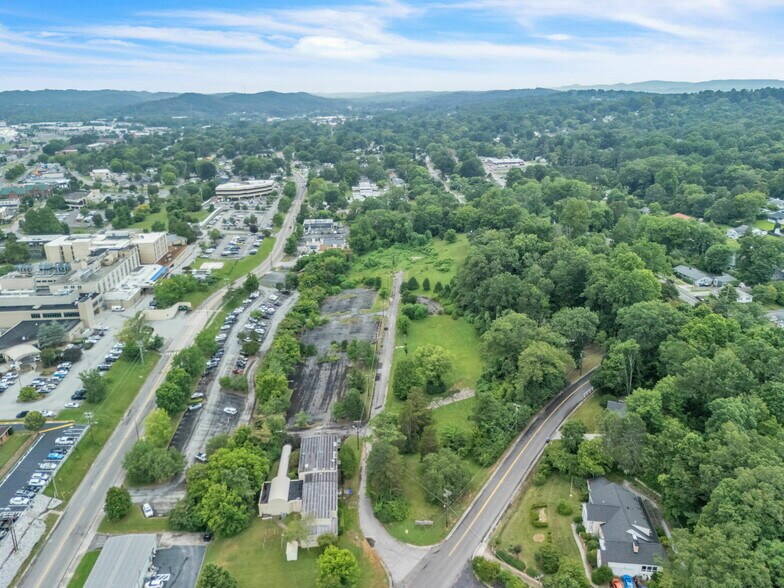 203 Michigan Ave, Oak Ridge, TN à vendre - Photo du bâtiment - Image 3 de 24