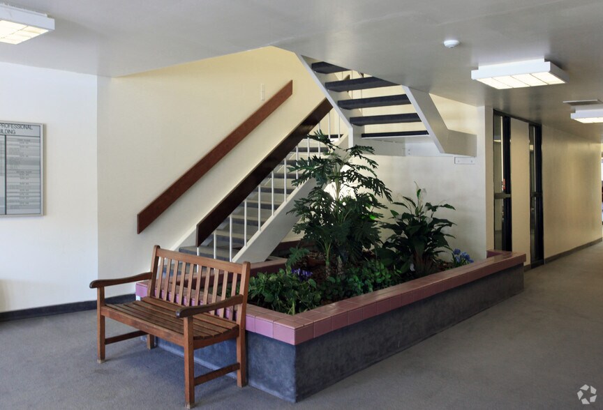 8610 S Sepulveda Blvd, Los Angeles, CA à louer - Hall d’entrée - Image 2 de 3