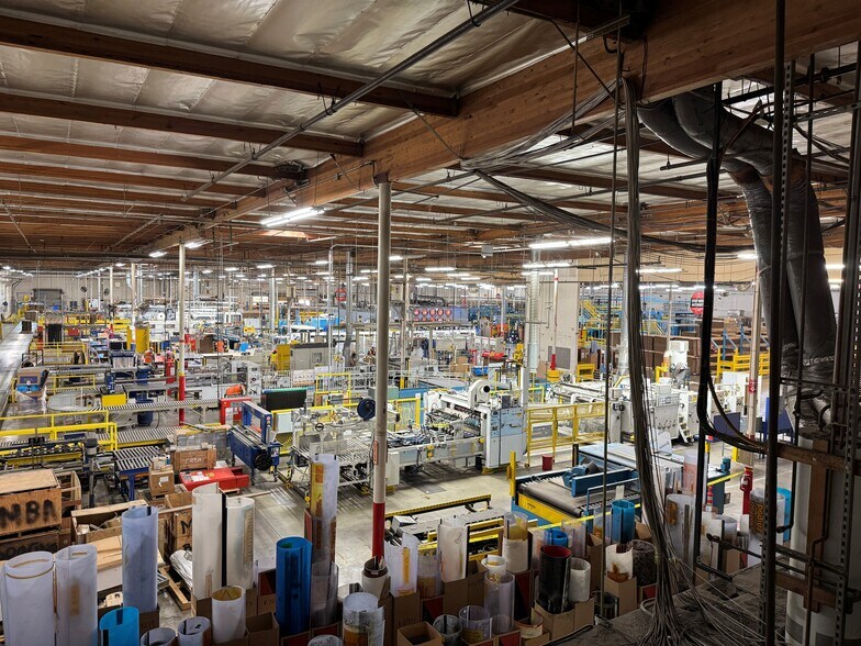 3200 Enterprise St, Brea, CA à louer - Photo intérieure - Image 3 de 4