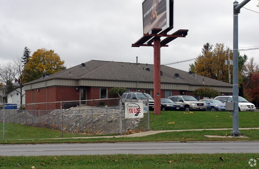 136 N Ridge St, Monroeville, OH à louer - Photo du bâtiment - Image 2 de 12