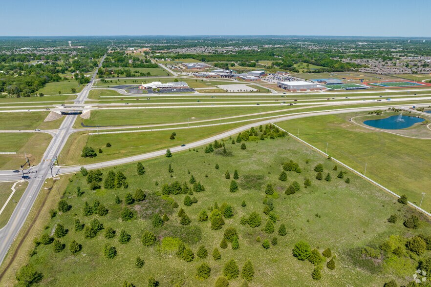 E 106th St N, Owasso, OK à vendre - Photo du bâtiment - Image 3 de 6