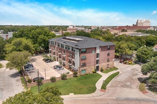 Plus de détails pour 404 Industrial St, Denton, TX - Multi-résidentiel à vendre