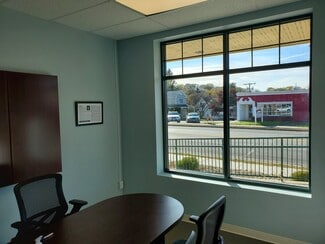 Plus de détails pour 134 Main Street Ext, Middletown, CT - Bureau/Commerce de détail à louer