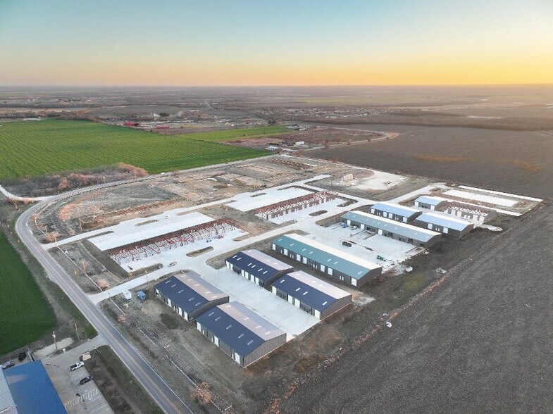 6751 N FM 157, Venus, TX à louer - Aérien - Image 1 de 17