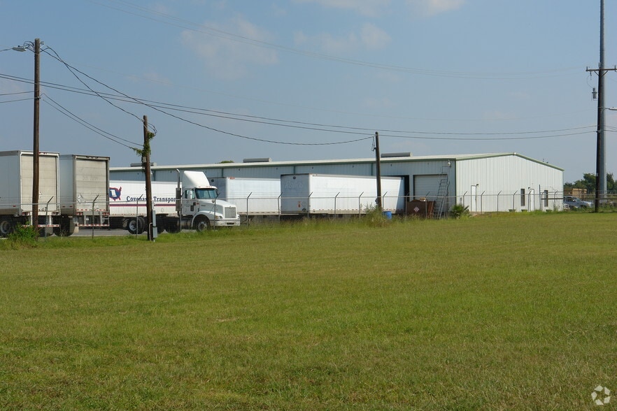 15116 FM 1518, Selma, TX for lease - Building Photo - Image 3 of 15