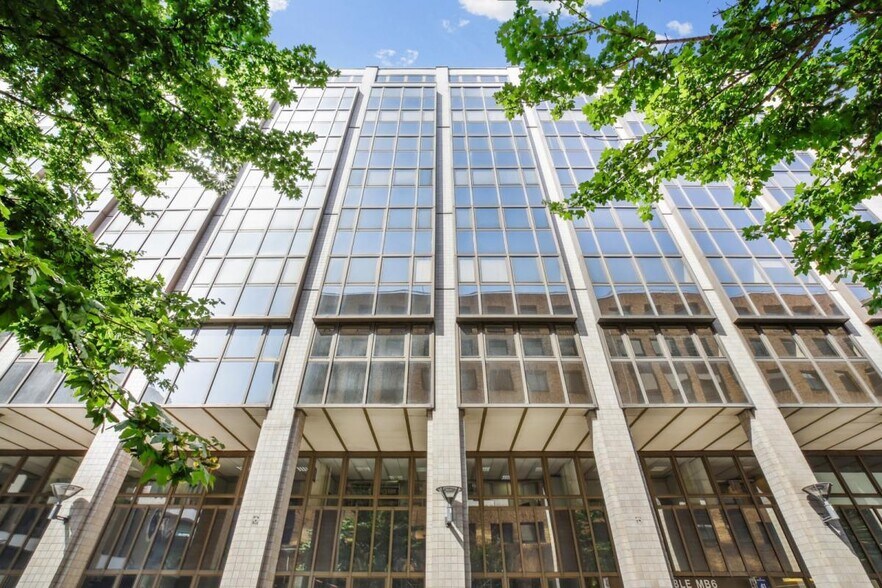 41 Rue Des Trois Fontanot, Nanterre à louer - Photo du bâtiment - Image 1 de 16