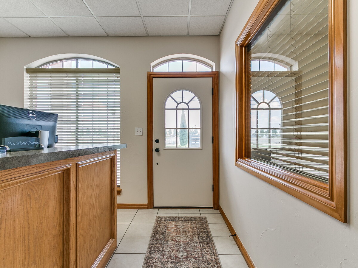 2326-2350 N Interstate Dr, Norman, OK 73072 - Unité 2332 - - Photo intérieure - Image 2 of 55