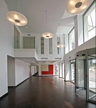 11 Avenue Morane Saulnier, Vélizy-Villacoublay for lease - Lobby - Image 3 of 7