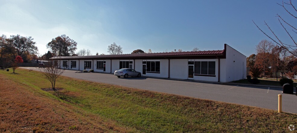 4475-4489 Posterity Ct, Gastonia, NC for lease - Primary Photo - Image 1 of 4
