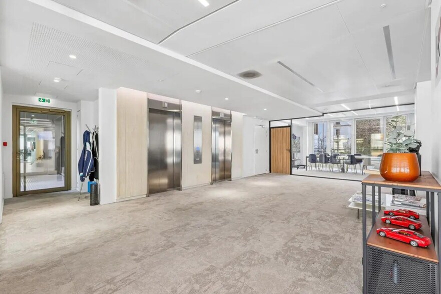 168 Avenue Charles De Gaulle, Neuilly-sur-Seine à louer - Photo du bâtiment - Image 3 de 29
