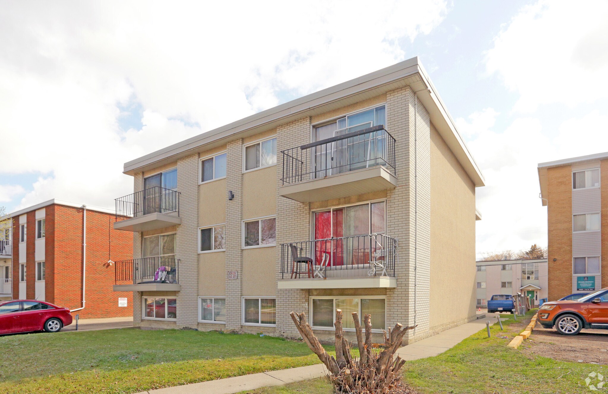 10625 112th St NW, Edmonton, AB à vendre Photo principale- Image 1 de 1