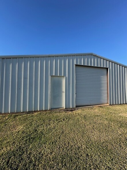 101 Adams Ave, Whitney, TX for lease - Building Photo - Image 2 of 4