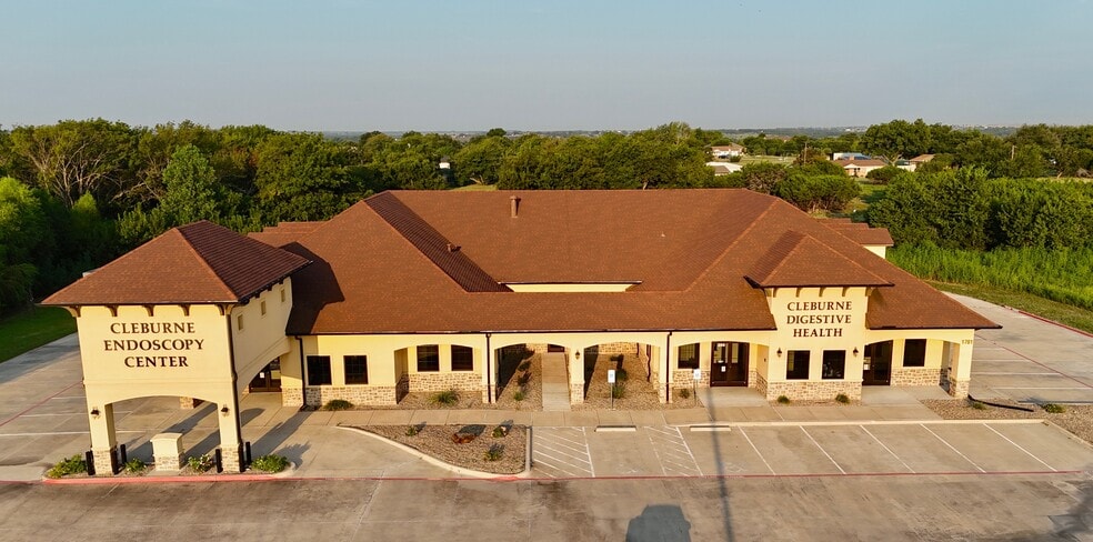 1701 Walter Holiday Dr, Cleburne, TX for lease - Building Photo - Image 3 of 10