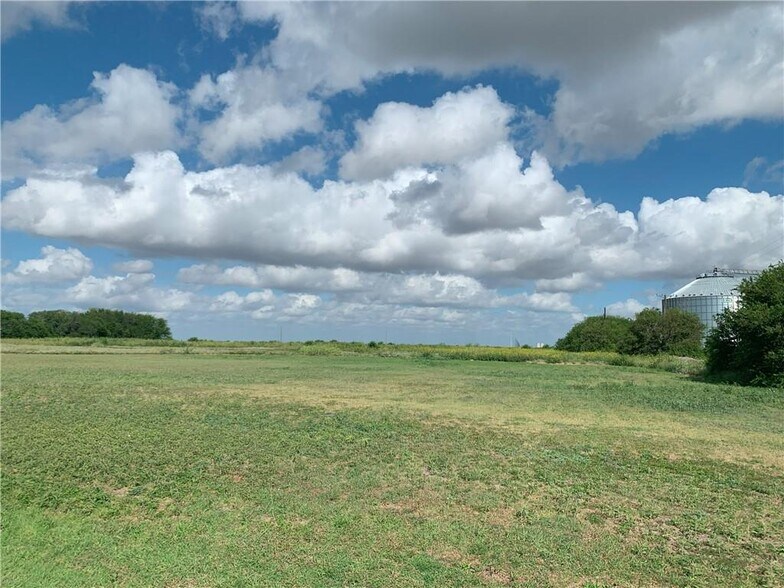 8 Compress rd, Taft, TX à vendre - Aérien - Image 2 de 6