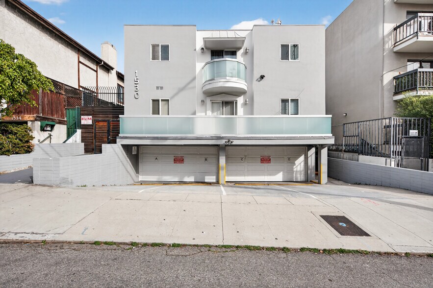 1530 N Formosa Ave, Los Angeles, CA à vendre - Photo du bâtiment - Image 3 de 22