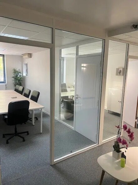 Office in Évry-Courcouronnes for lease - Interior Photo - Image 3 of 4