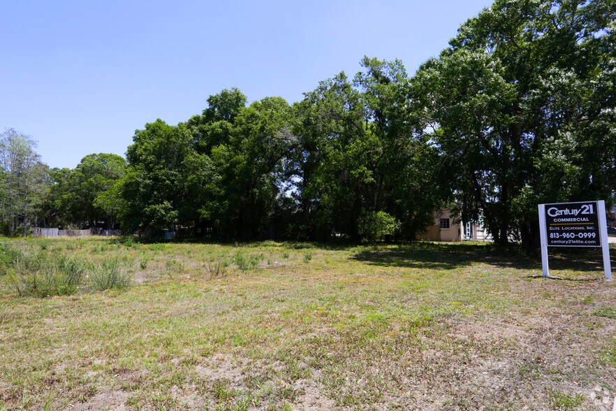 7721 Gunn Hwy, Tampa, FL à vendre - Photo du bâtiment - Image 2 de 8