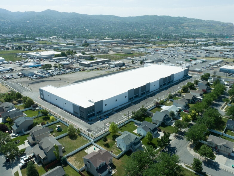 1376 W 2600 S, Woods Cross, UT for lease - Building Photo - Image 2 of 12