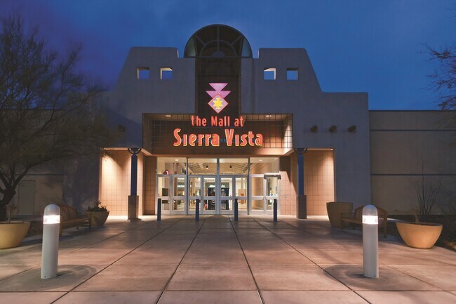 Plus de détails pour 2200 El Mercado Loop, Sierra Vista, AZ - Commerce de détail à louer