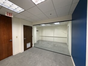 1080 Holcomb Bridge Rd, Roswell, GA for lease Interior Photo- Image 2 of 6