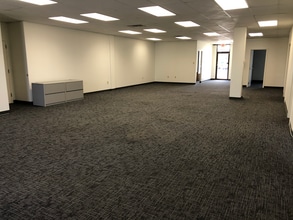 10151-10167 Corporate Square Dr, Creve Coeur, MO for lease Interior Photo- Image 1 of 11