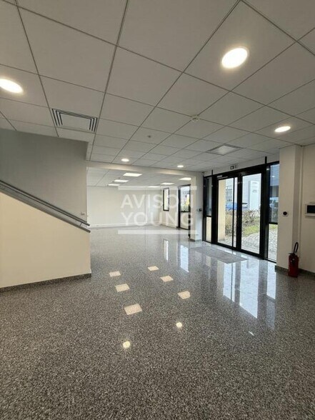 Flex dans Le Mesnil-Amelot à louer - Hall d’entrée - Image 3 de 7