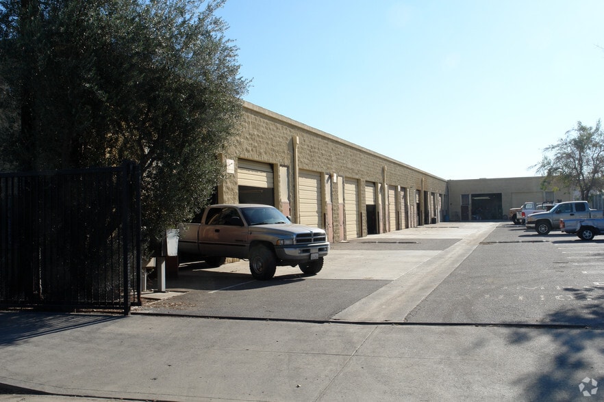 11132 Fleetwood St, Sun Valley, CA for lease - Building Photo - Image 2 of 23