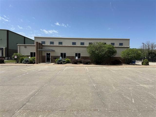 400 Westcor Dr, Coralville, IA for lease Primary Photo- Image 1 of 18
