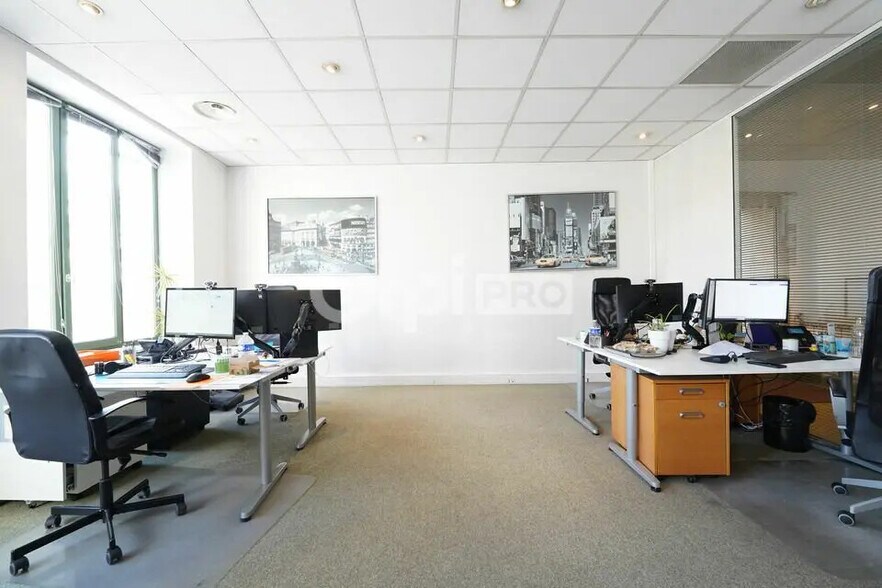 Office in Caluire-et-Cuire for sale - Building Photo - Image 2 of 12