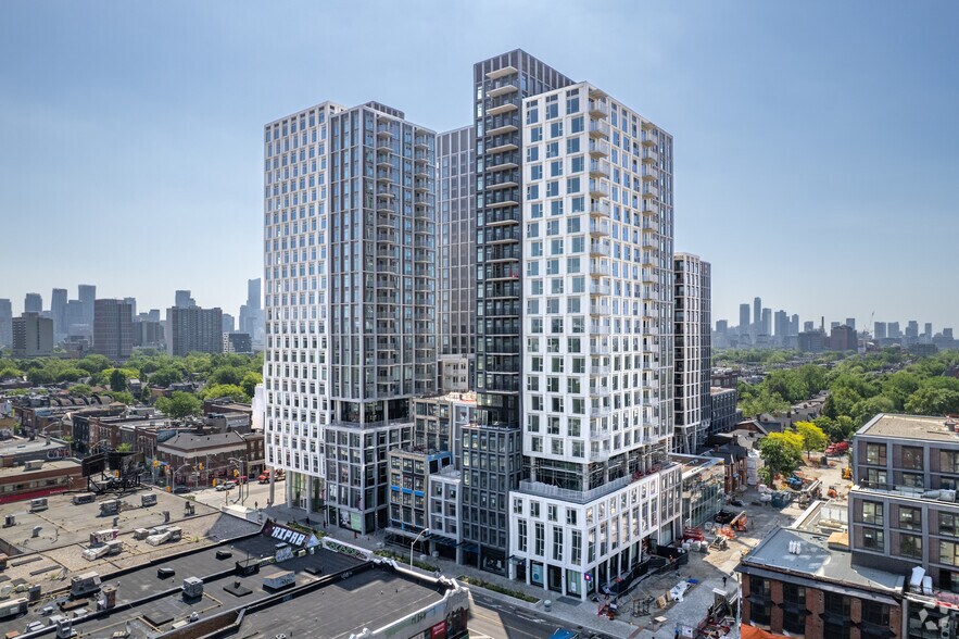 601 Markham St, Toronto, ON à louer - Photo du bâtiment - Image 3 de 4