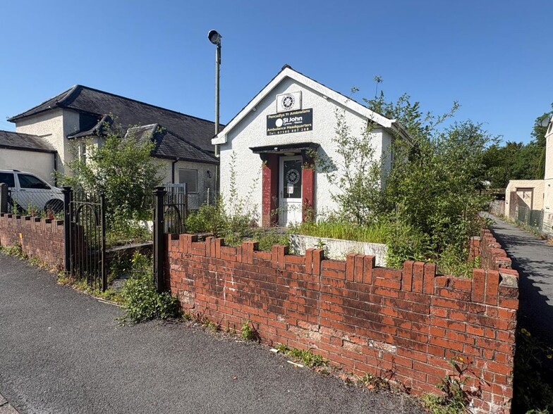 Dynevor Av, Llandeilo for sale - Building Photo - Image 2 of 12
