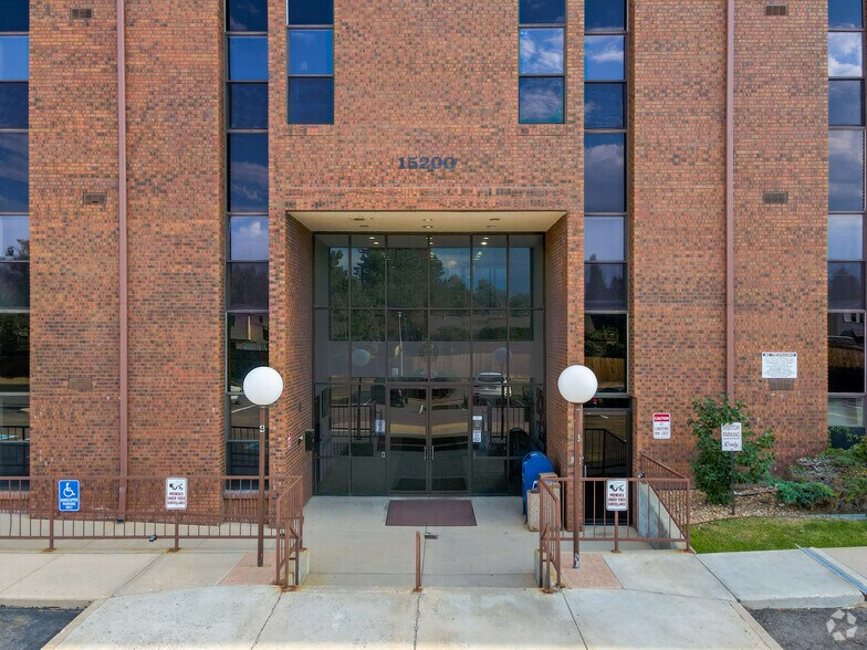 15200 E Girard Ave, Aurora, CO à louer - Photo du bâtiment - Image 3 de 20