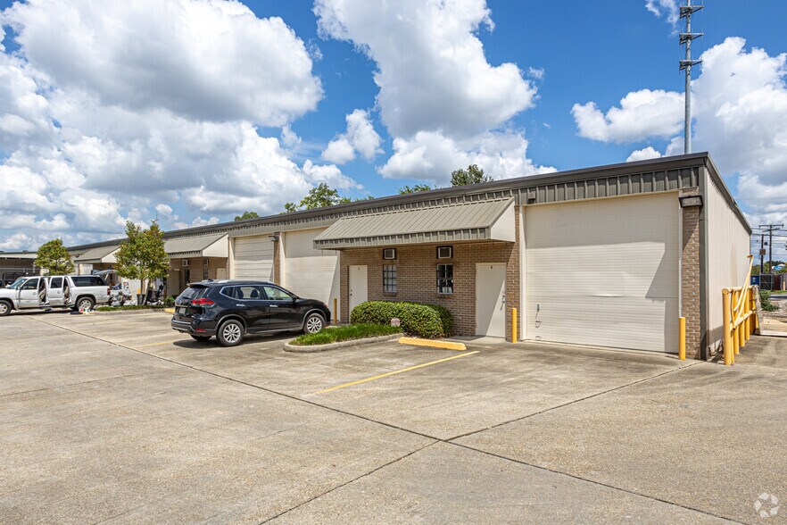 3154-3156 College Dr, Baton Rouge, LA à louer - Photo du bâtiment - Image 3 de 3