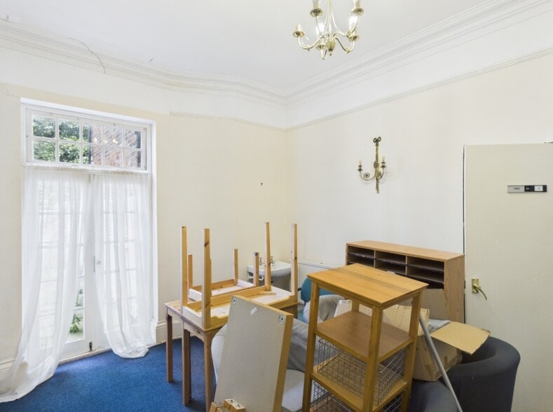 18 John St, Hull for sale - Interior Photo - Image 2 of 4