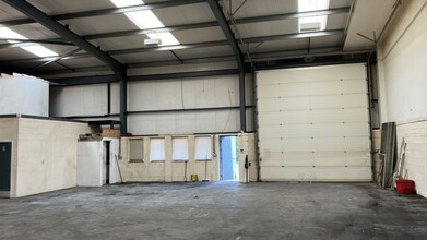 Lipton Clos, Bootle for lease Interior Photo- Image 2 of 4