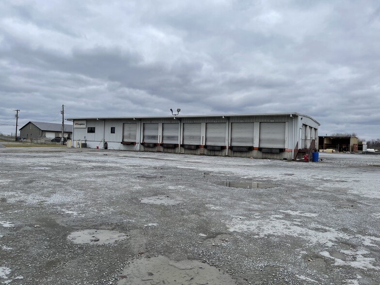 74 Red Fern Rd, Campbellsville, KY for lease - Building Photo - Image 1 of 3